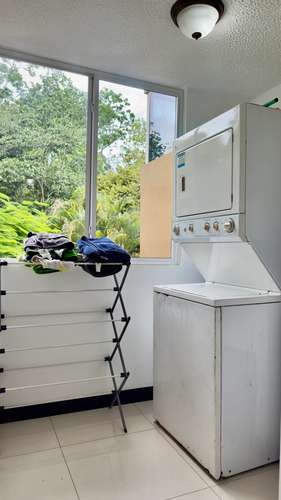 Espacioso Apartamento en Costa Linda de 3 Habitaciones con Piscina Comunitaria en Jacó