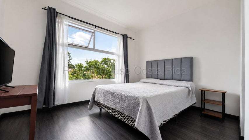 Apartamento en Curridabat, 74 m2, 2 parqueos y bodega - Imagen 13