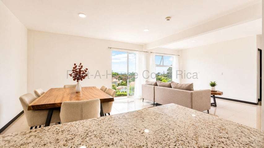 Apartamento en Curridabat, 74 m2, 2 parqueos y bodega - Imagen 9