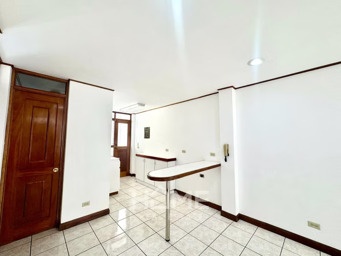 Apartamento en alquiler en la Uruca, cerca del Hopsital de trauma 380.000 - Imagen 2