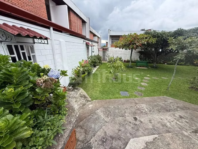 Venta de casa en Curridabat barrio el Prado