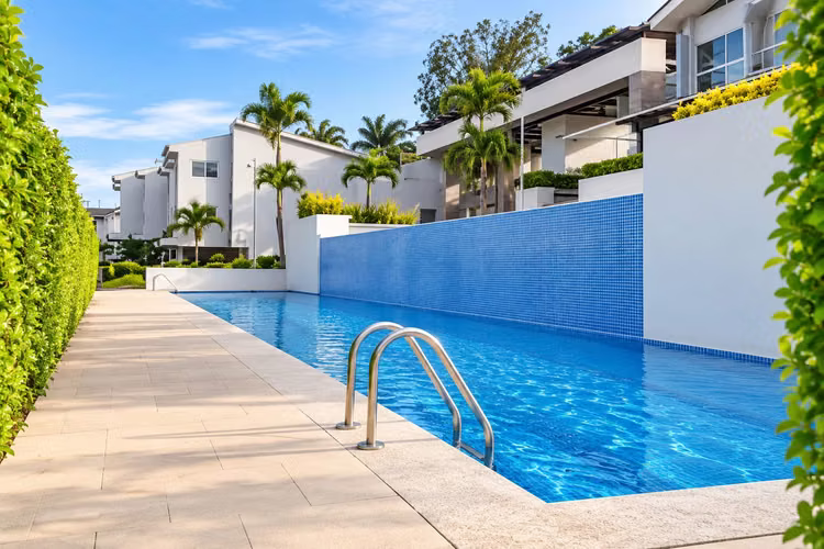 CASA EN ALQUILER GUACHIPELÍN ESCAZÚ | 3 HAB + JARDÍN