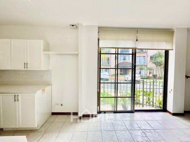 Apartamento en alquiler en San Rafael de Escazú $1000