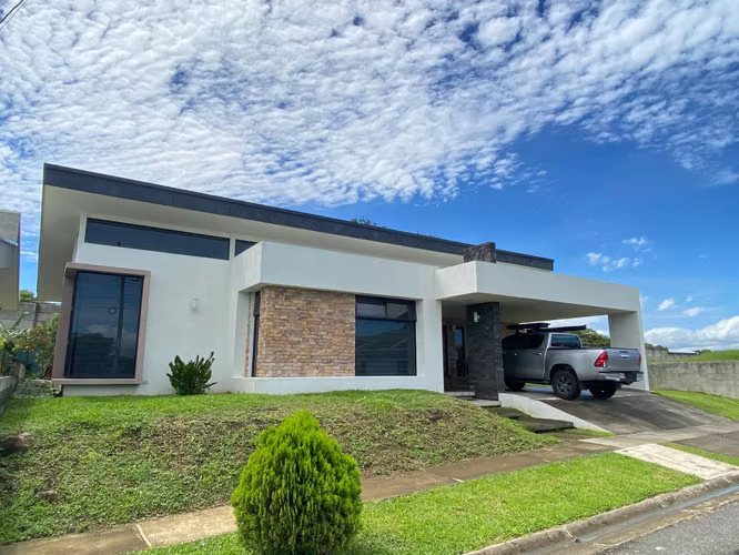 SALE OF BEAUTIFUL HOUSE IN EXCLUSIVE CONDO IN THE ALAJUELA GARITA