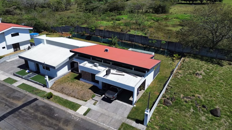 VENTA DE  CASA EN EXCLUSIVO CONDOMINIO EN LA GARITA DE ALAJUELA - Imagen 2