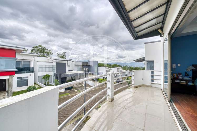 Se Vende Casa en Condominio Génesis en Sabanilla con 4 Habitaciones y 3 Parqueos noj1153ij - Imagen 12