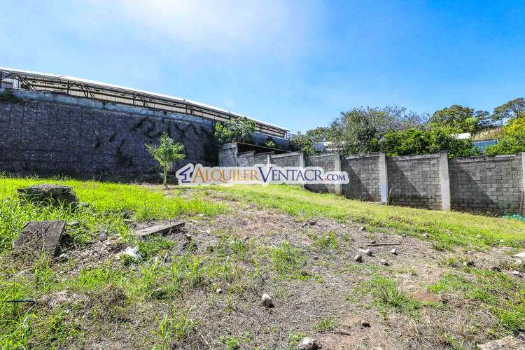 Lote plano de 1.162 m2 en Residencial privado en Santa Ana - Imagen 6
