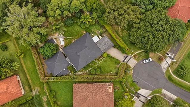 Casa de una planta en Hacienda Los Reyes | Lote de 1.647 m² | 4 habitaciones