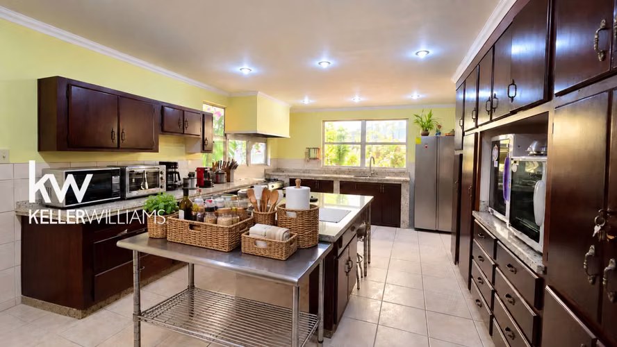 Venta de Casa en Curridabat, propiedad para oficinas. Una sola planta. - Imagen 11