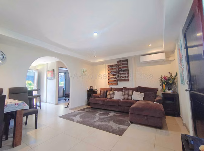  Casa en Turrúcares, Alajuela con lote esquinero 270 m2 - Imagen 2