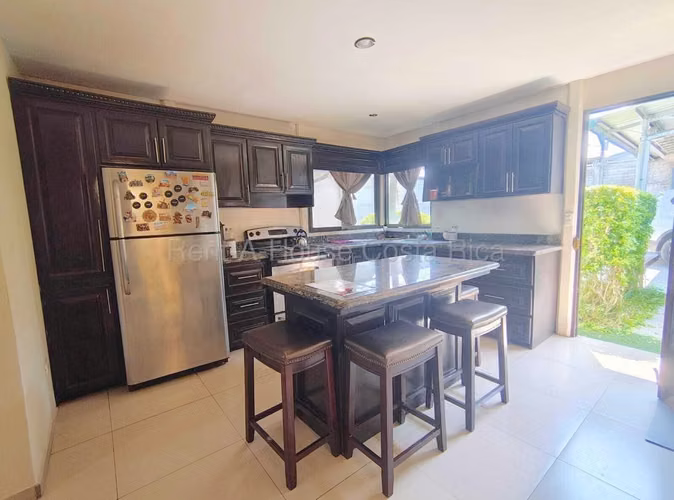  Casa en Turrúcares, Alajuela con lote esquinero 270 m2 - Imagen 5