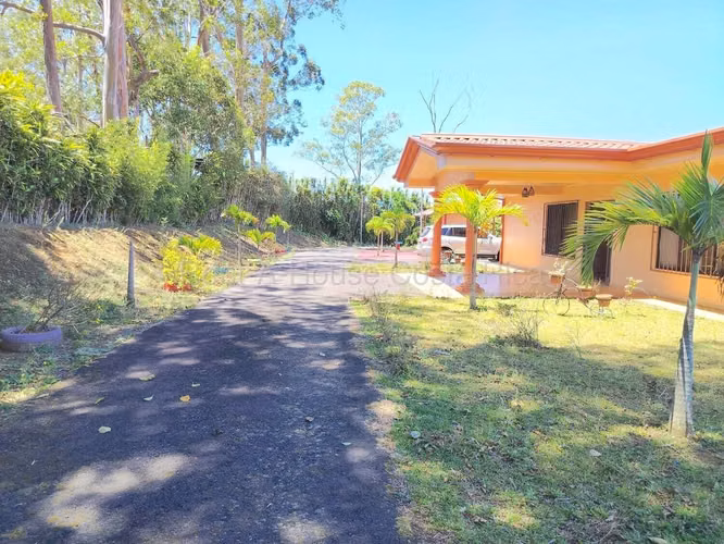 Casa en venta con piscina en San Isidro, Alajuela | 5.000 m² - Imagen 2