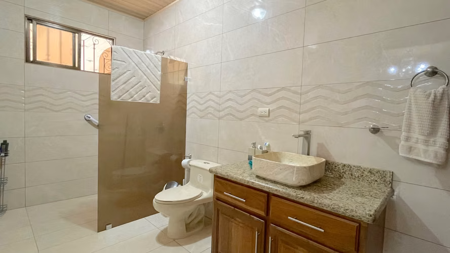 Quinta en venta San Isidro Alajuela: piscina y 5.000 m² en cafetales - Imagen 13