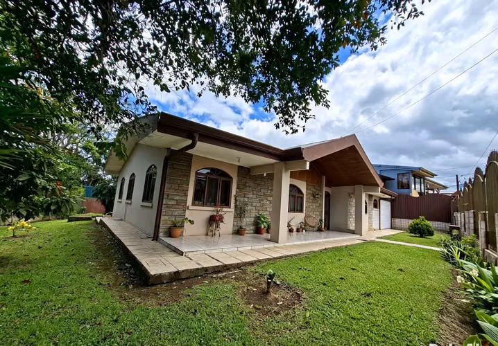 SE VENDE HERMOSA PROPIEDAD CON CASA Y APARTAMENTO – SAN RAFAEL DE CORONADO  - Imagen 2