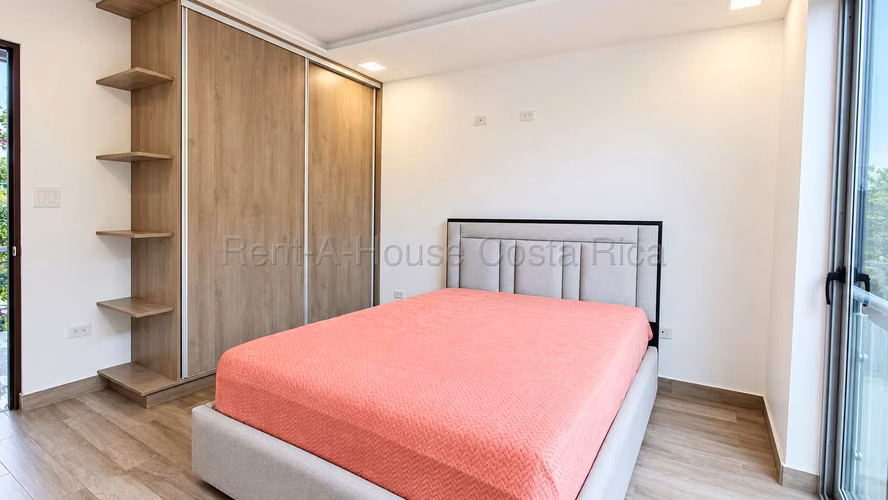 Venta de Casa en Residencial el Castillo, San Rafael de Heredia - Imagen 12