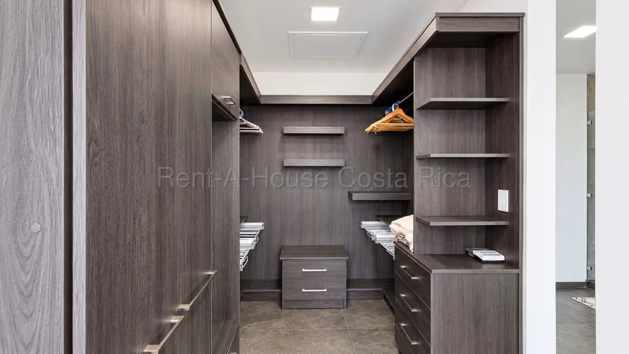 Venta de Casa en Residencial el Castillo, San Rafael de Heredia - Imagen 19