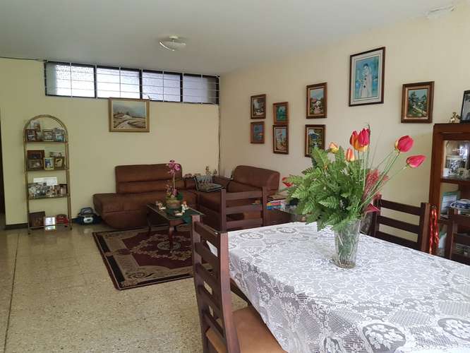 Casa de una planta con jardín y Apartamento en San Pedro, Montes de Oca, San José - Imagen 4