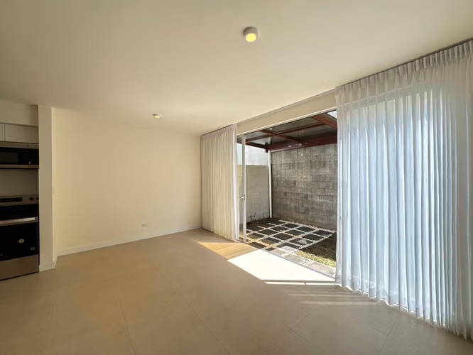 Alquiler de Casa con linea blanca | 3 Habitaciones | Bodega | 2 Parqueos | Full Amueblada $ 2,400 - Imagen 6