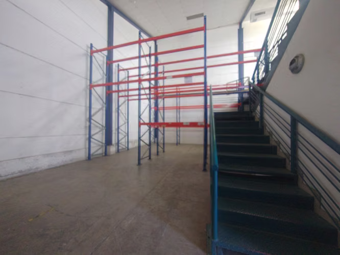 BODEGA EN ALQUILER EN ESCAZÚ | 300 M² | $3.400 MENSUALES CON MANTENIMIENTO INCLUIDO - Imagen 9