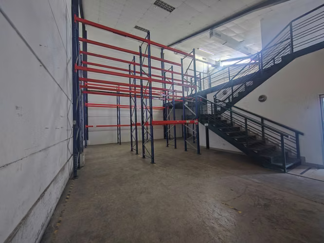 BODEGA EN ALQUILER EN ESCAZÚ | 300 M² | $3.400 MENSUALES CON MANTENIMIENTO INCLUIDO - Imagen 4