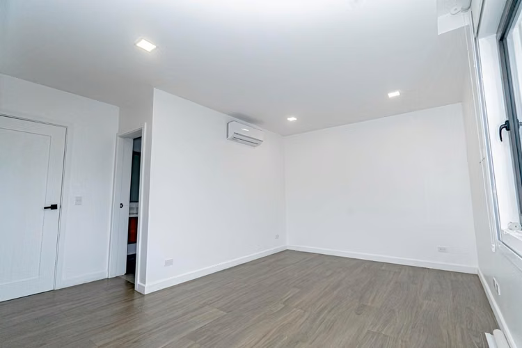 Casa de 5 Habitaciones con Piscina en Alquiler en Valle del Sol, Santa Ana - Imagen 12