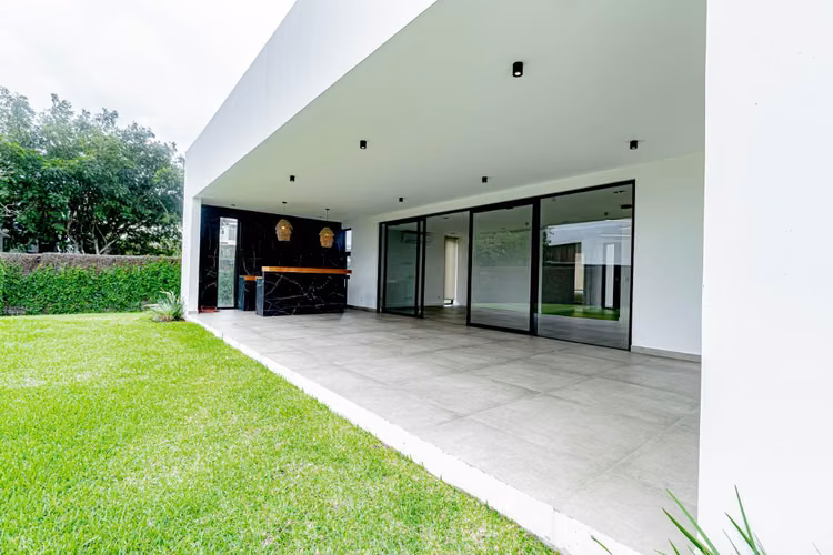 Casa de 5 Habitaciones con Piscina en Alquiler en Valle del Sol, Santa Ana - Imagen 9