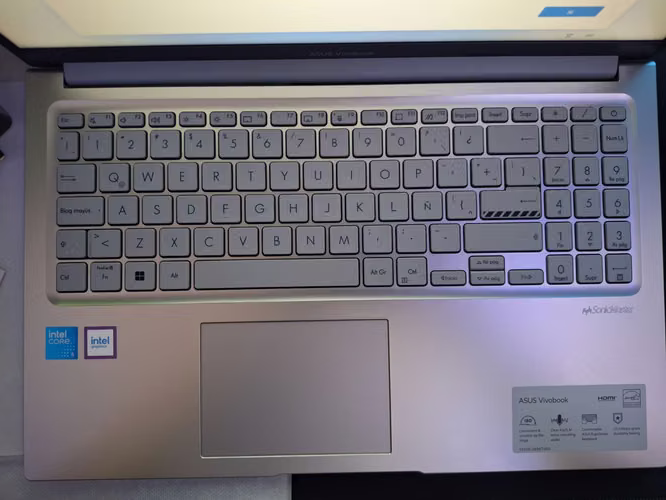 Laptop/portatil ASUS core i5 NUEVA - Imagen 3