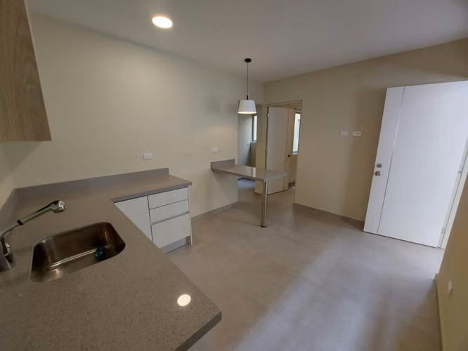 Se alquila apartamento en Rohrmoser. DISPONIBLE 1ERO NOVIEMBRE.