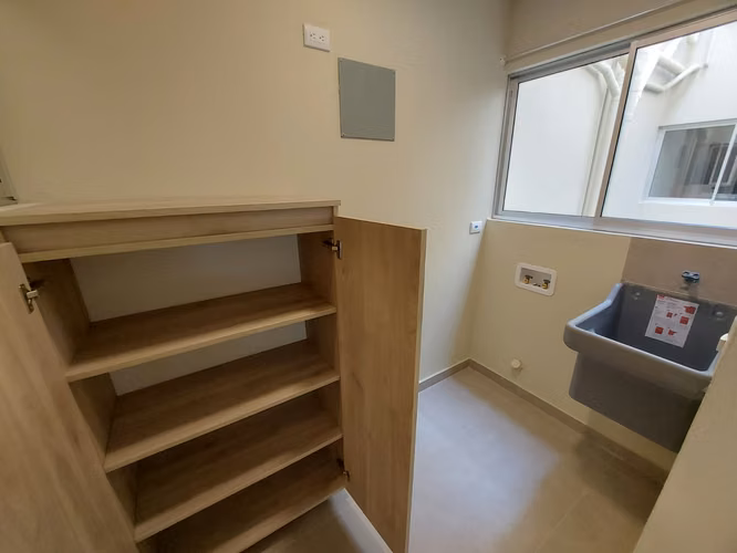 Se alquila apartamento en Rohrmoser. DISPONIBLE 1ERO NOVIEMBRE.