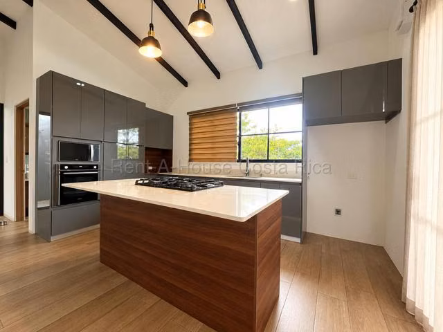 VIVE CON MÁS ESPACIO, COMODIDAD Y TRANQUILIDAD CONDOMINIO MONTE ALTO, GRECIA - Imagen 2