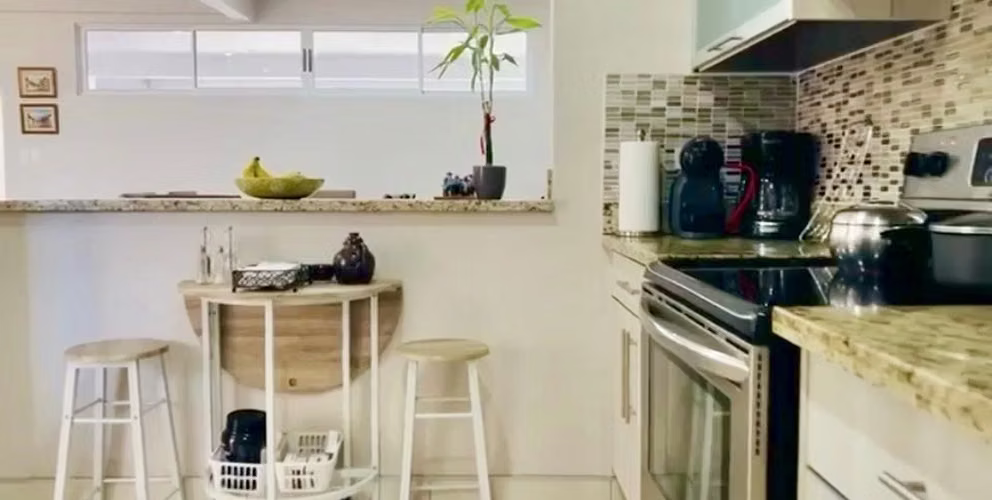 Para su conveniencia rebajada, esquinera, en condominio en Bello Horizone, Escazú. - Imagen 3