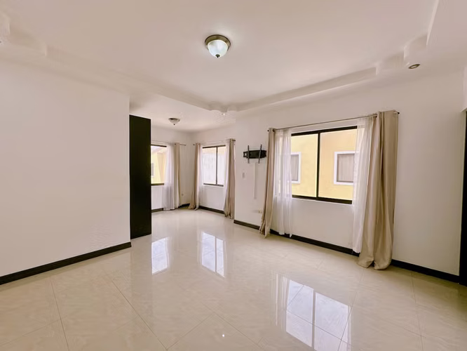 VENTA DE CASA EN CONDOMINIO PEQUEÑO EN LA URUCA - HOSPITAL MEXICO - Imagen 11