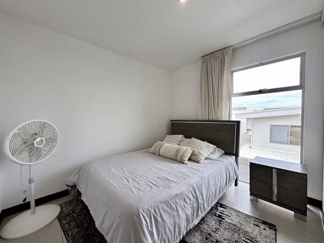 HERMOSA CASA EN ALQUILER AMUEBLADA EN CONDOMINIO / RIO ORO SANTA ANA - Imagen 14