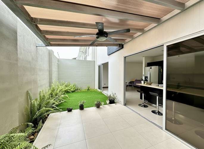 BEAUTIFUL HOUSE FOR RENT FURNISHED IN CONDO / RIO ORO SANTA ANA