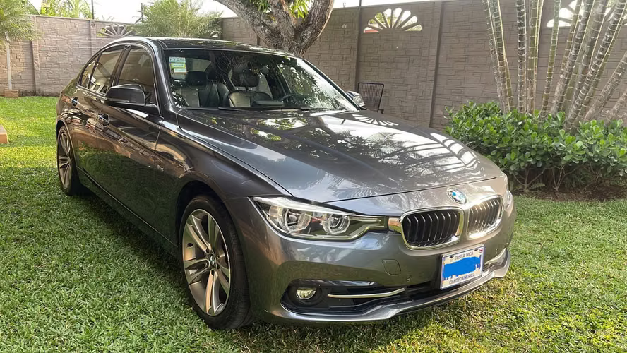 BMW 330i Sport Line 2018| 2.0 Twin Power Turbo
