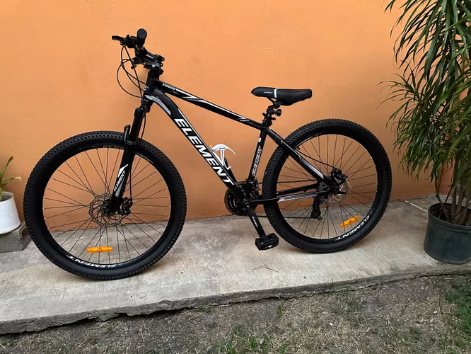 Bicicleta MTB Element EM800 27.5” talla M con accesorios
