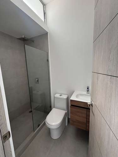 ALQUILER DE CASA EN DISTRITO 5 PARA ESTRENAR - Imagen 11