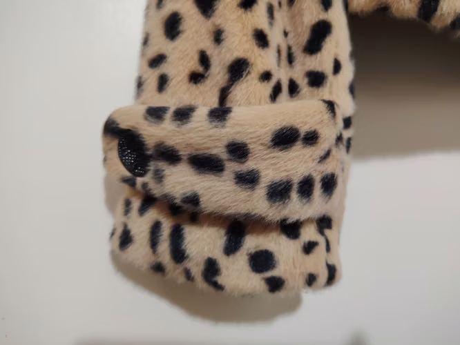 Se vende blazer, animal print. Nuevo 