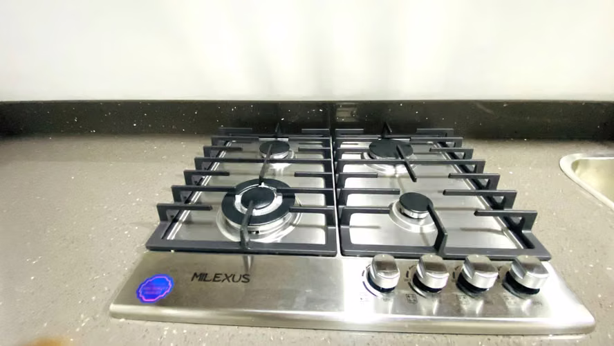 Alquiler de Mini-Apartamento nuevo, Escazú Centro, con Parqueo para Moto, Servicios Incluidos - Imagen 3