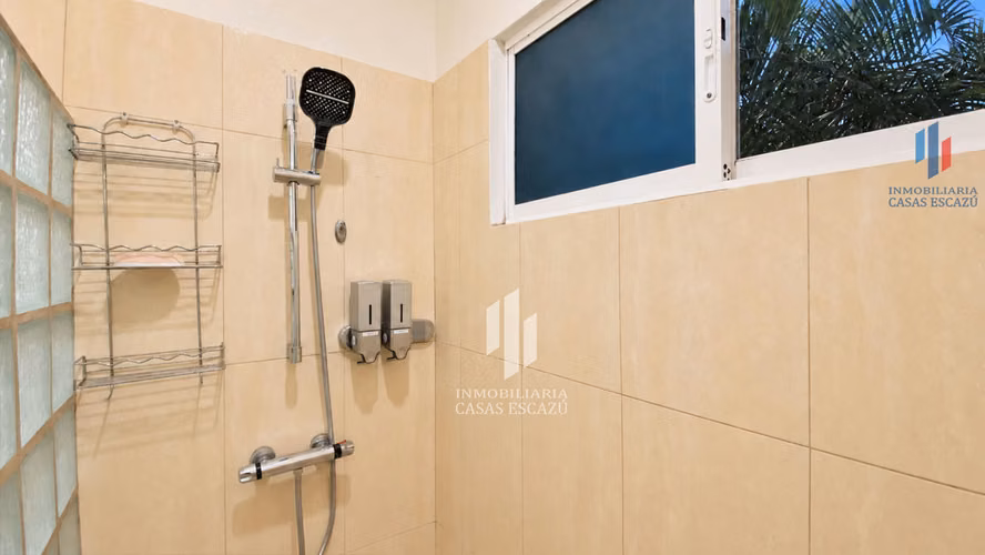 Apartamento Amueblado en Alquiler con Parqueo Techado, A/C, Servicios Públicos Incluidos, Seguridad, Escazú - Imagen 9