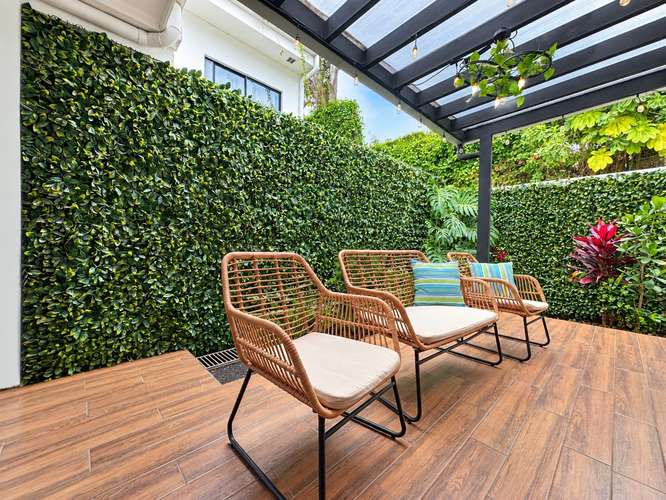 CASA ESQUINERA EN VENTA EN GUACHIPELÍN DE ESCAZÚ