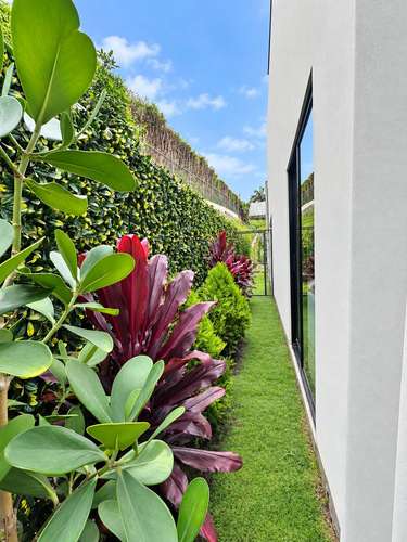 CASA ESQUINERA EN VENTA EN GUACHIPELÍN DE ESCAZÚ - Imagen 3