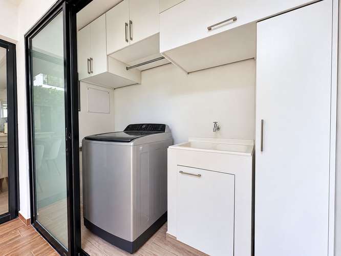 CASA ESQUINERA EN VENTA EN GUACHIPELÍN DE ESCAZÚ - Imagen 13