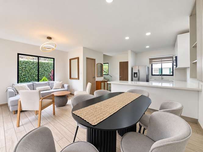 CASA ESQUINERA EN VENTA EN GUACHIPELÍN DE ESCAZÚ - Imagen 8