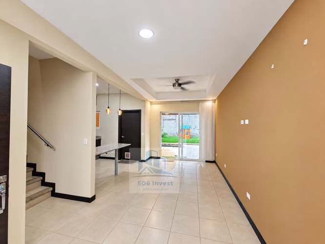 Casa en alquiler en La Guácima | 3 habitaciones, A/C y patio - Imagen 2