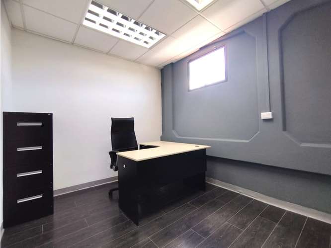 Oficina Amueblada en Guachipelín, incluye servicios - Imagen 11