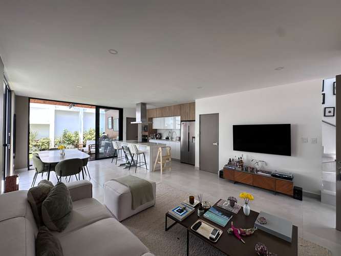 Santa Ana Boulevard | 3 Hab | Patio | Línea Blanca | A/C - Imagen 2