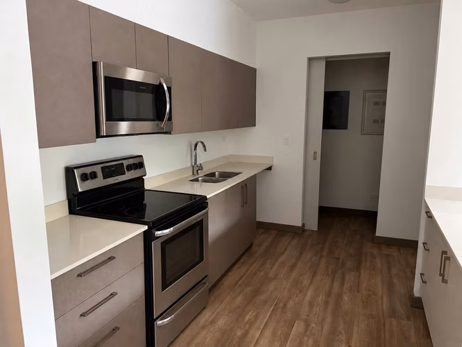 9 / Alquiler / Apartamento / Brasil Santa Ana / Condominio / Seguro - Imagen 2