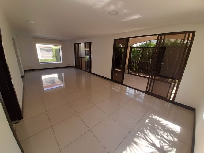 268 / Alquiler / Casa / Grande y lujosa / Condominio Exclusivo - Imagen 16