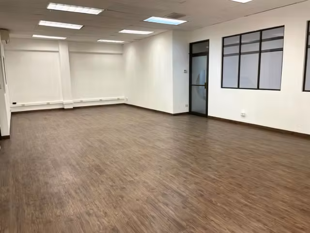 Amplio Local Comercial y Oficinas en Alquiler – Sabana Oeste | 350 m² - Imagen 13